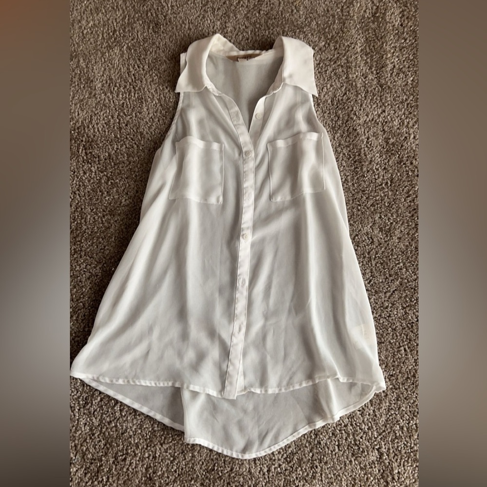 Sleeveless button down